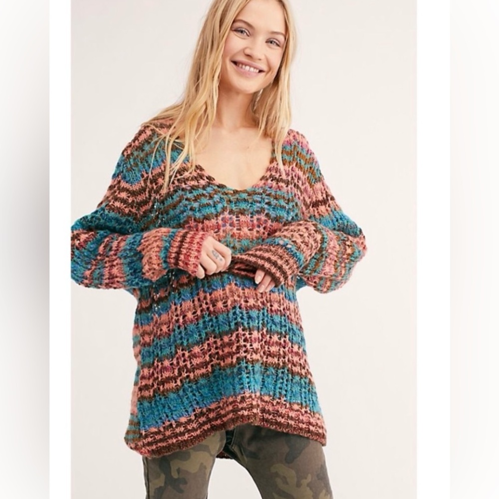 Free People unique loose knit deep V-neck sweater